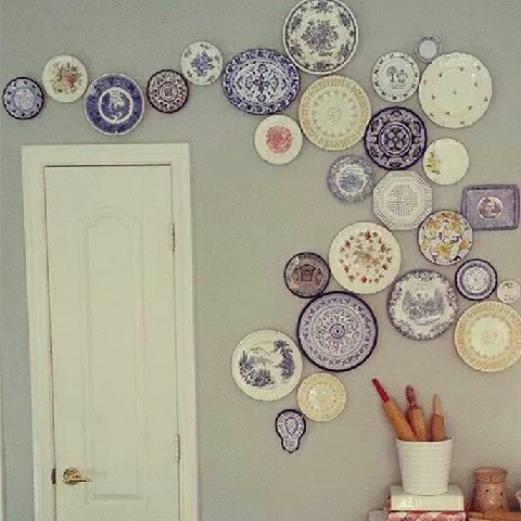 Ozdobné taniere na stene